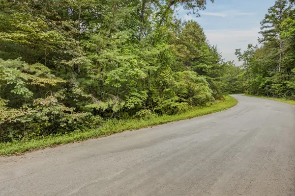 15 Muddy Rd, Crossville, TN 38571