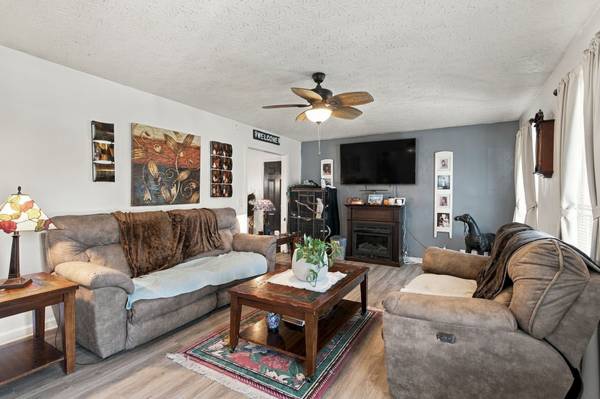 2015 Patricia Dr, Greenbrier, TN 37073