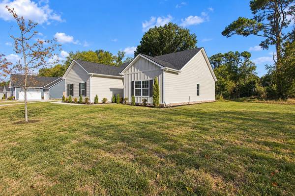 112 Centennial Ln, Columbia, TN 38401