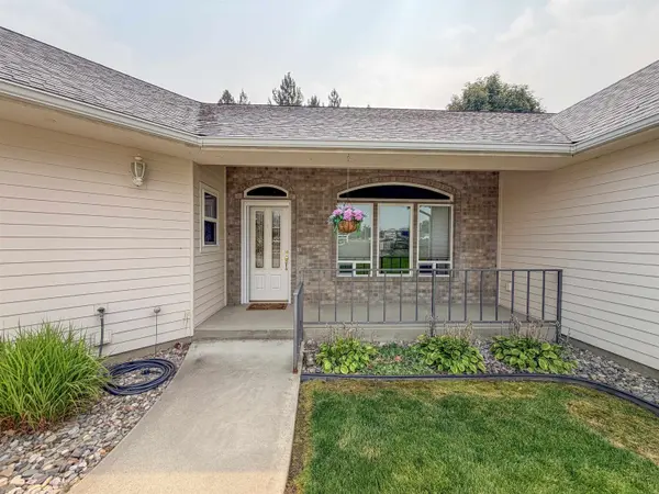 1555 S Meyers St, Kettle Falls, WA 99141