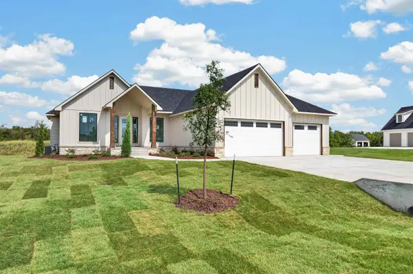 2812 E Kay St, Derby, KS 67037