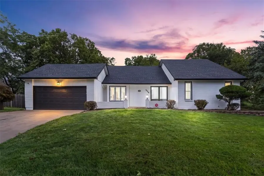 7908 E 96th ST, Kansas City, MO 64134