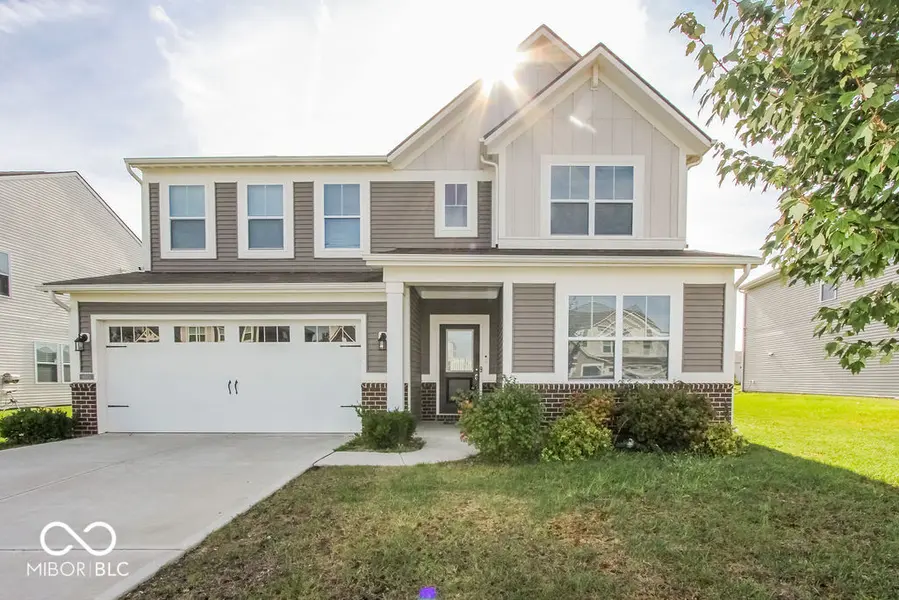 9575 Crossfield RD, Avon, IN 46123