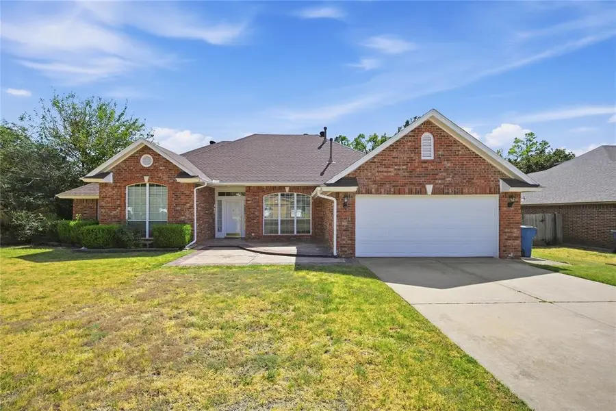 2104 Mark RD, Edmond, OK 73003