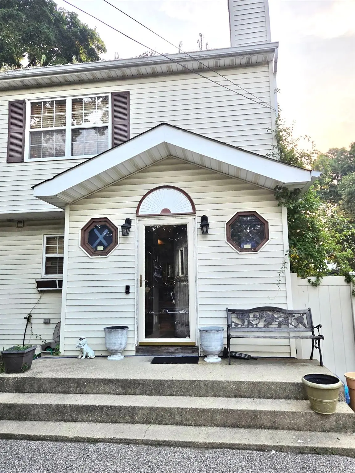263 N 3rd AVE, Bay Shore, NY 11706