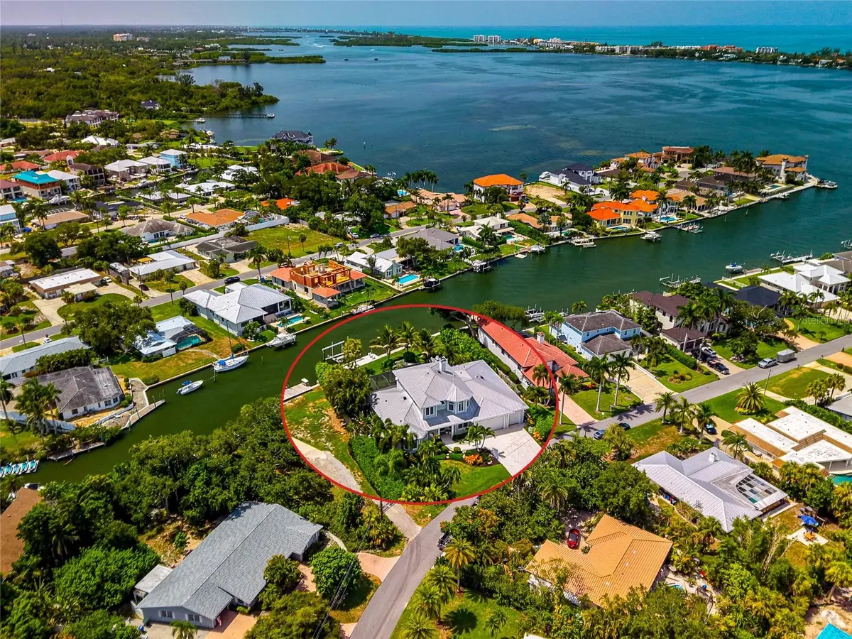 7631 COVE TER, Sarasota, FL 34231