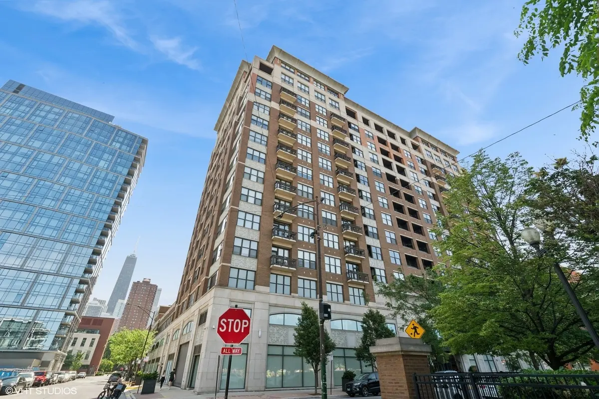 849 N Franklin ST #1405, Chicago, IL 60610