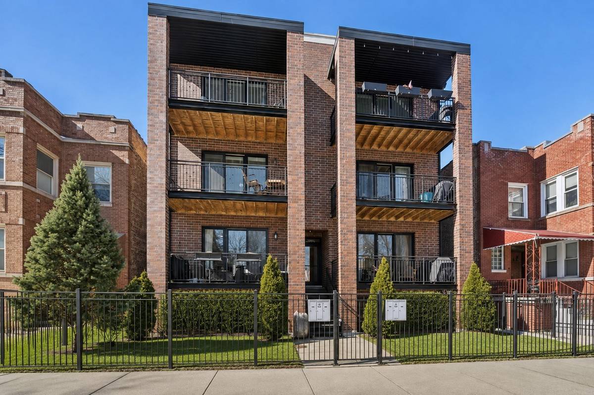 3340 N Lawndale AVE #1N, Chicago, IL 60618