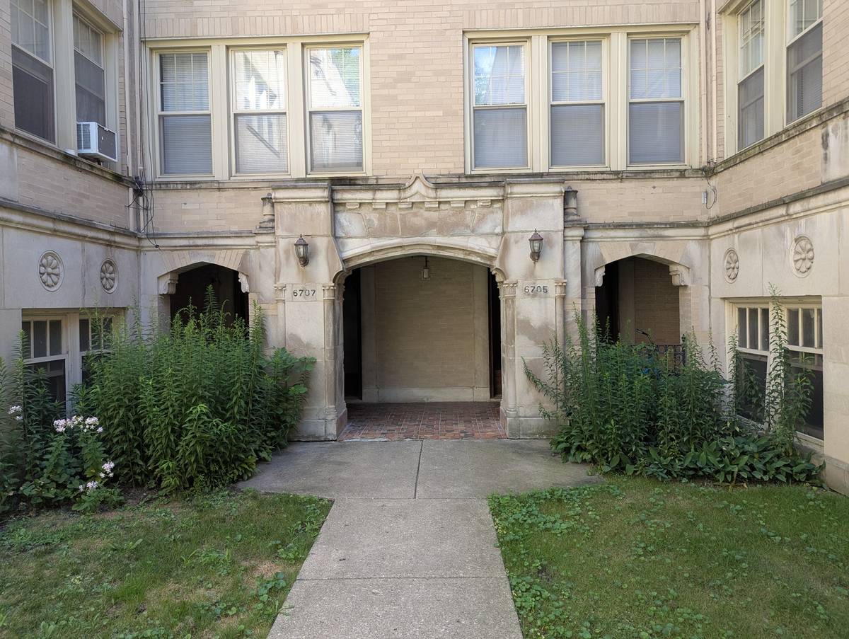6703 N Greenview AVE #1B, Chicago, IL 60626