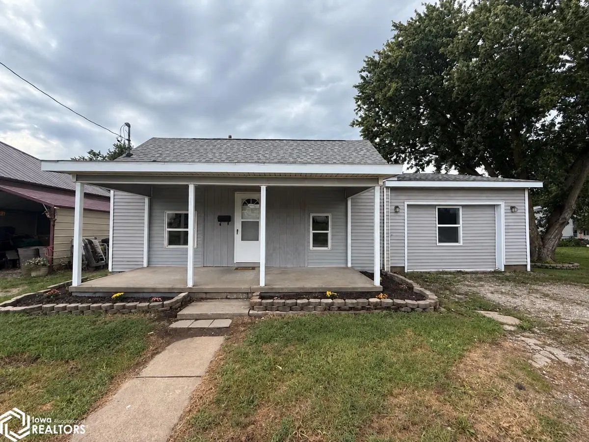 1608 S 17th ST, Centerville, IA 52544