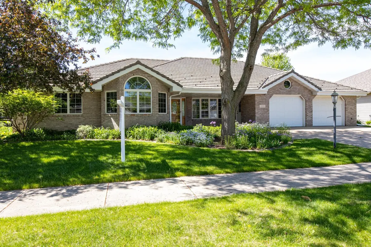509 KADINGER WAY, Little Chute, WI 54140