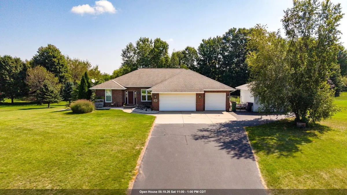 3206 RIVER FOREST HILLS DR, Pulaski, WI 54162