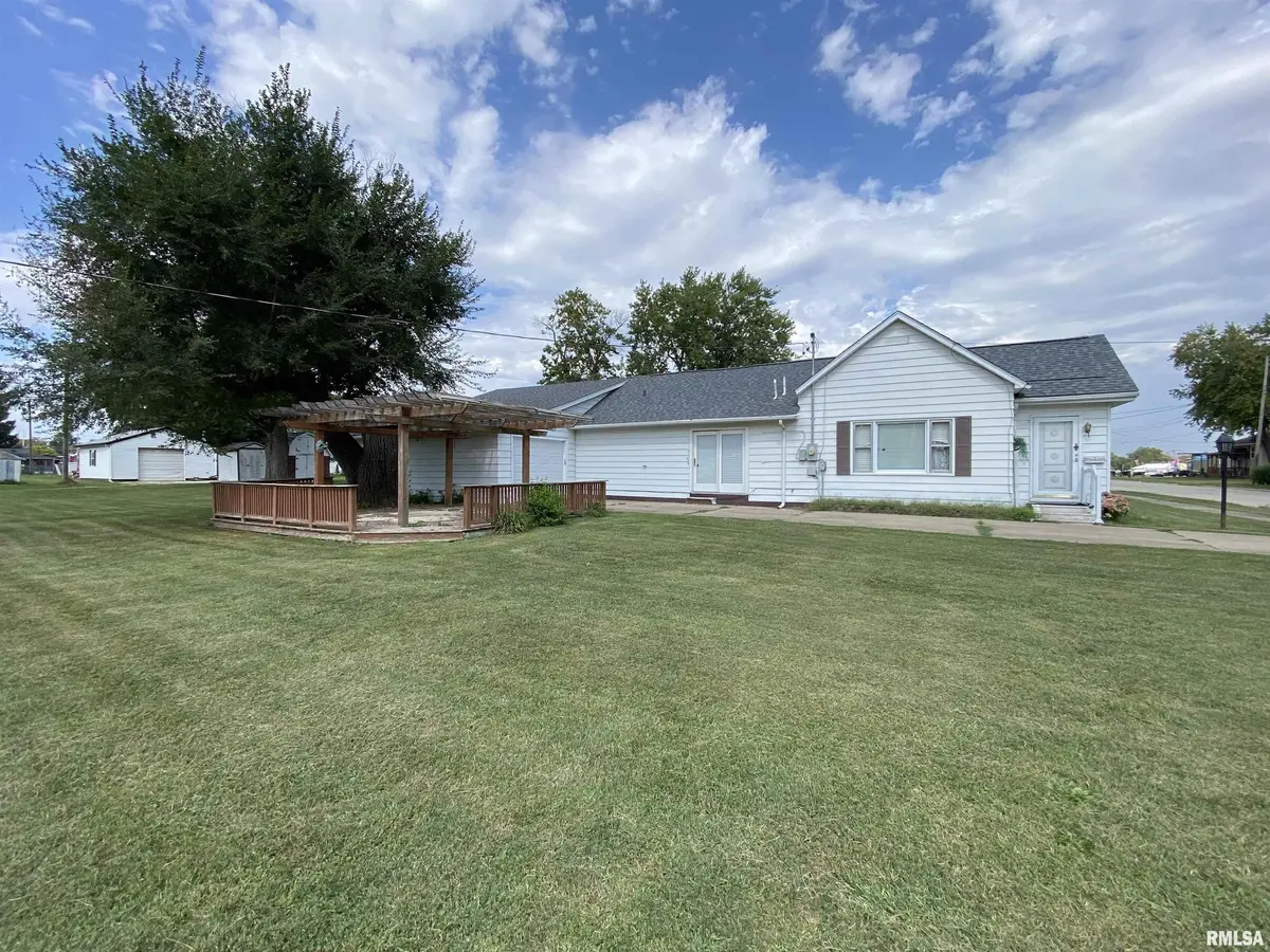 946 S 7TH AVE, Canton, IL 61520