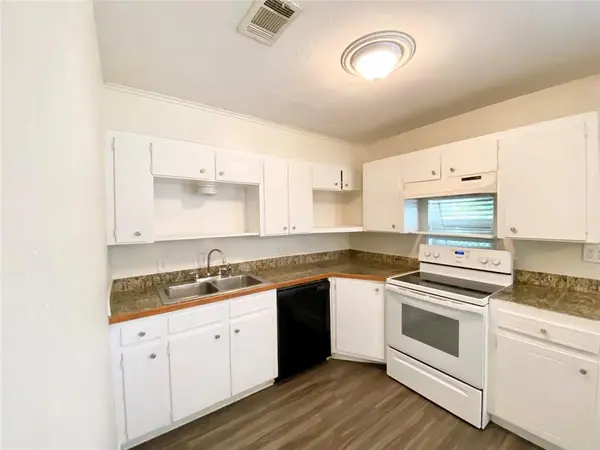 801 Irwin Drive #B, Hurst, TX 76053