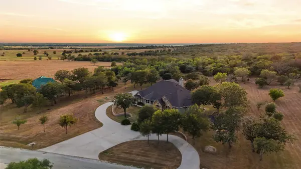 432 Creekwood DR, Gonzales, TX 78629