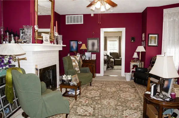 208 S Blair ST, Round Rock, TX 78664