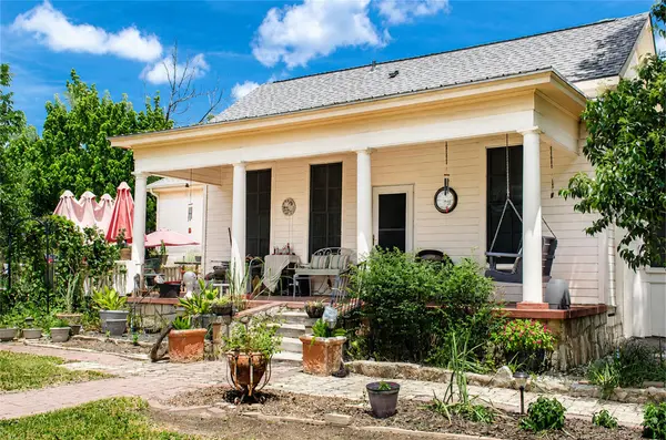 208 S Blair ST, Round Rock, TX 78664