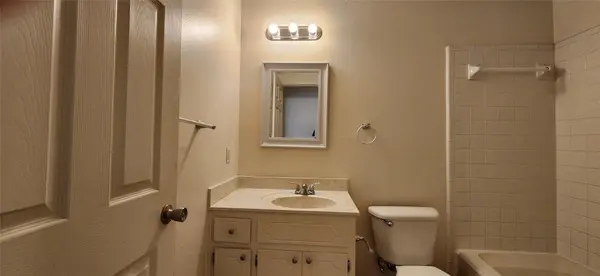 404 Creek CV #A, Round Rock, TX 78664