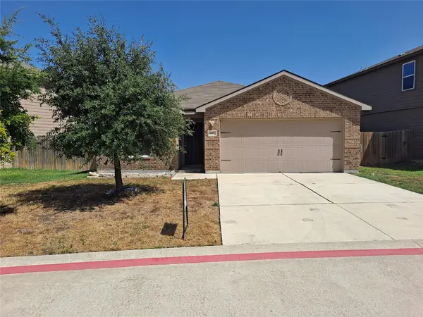 685 Yearwood LN, Jarrell, TX 76537