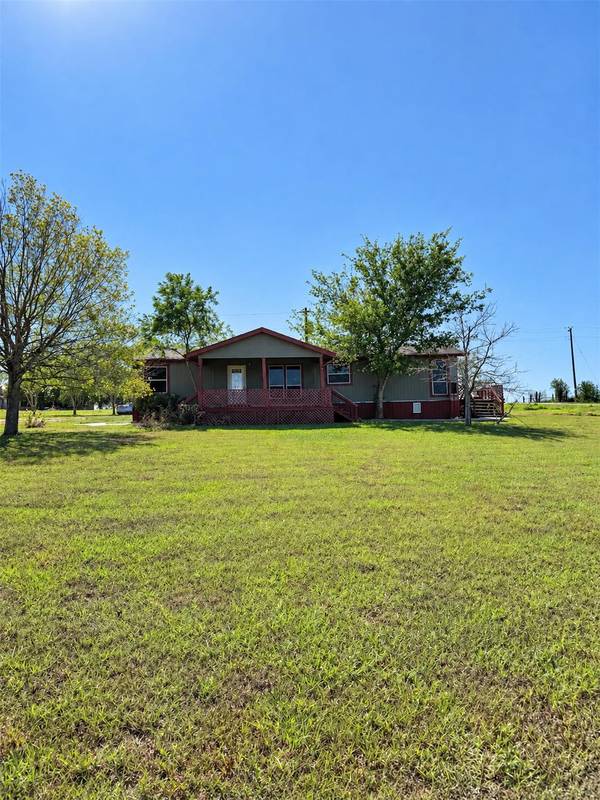 81 Roots RD, Martindale, TX 78655