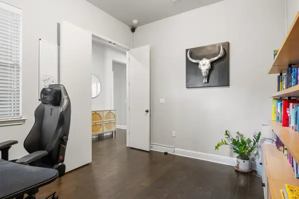 7122 Cut Plains TRL #17, Austin, TX 78726