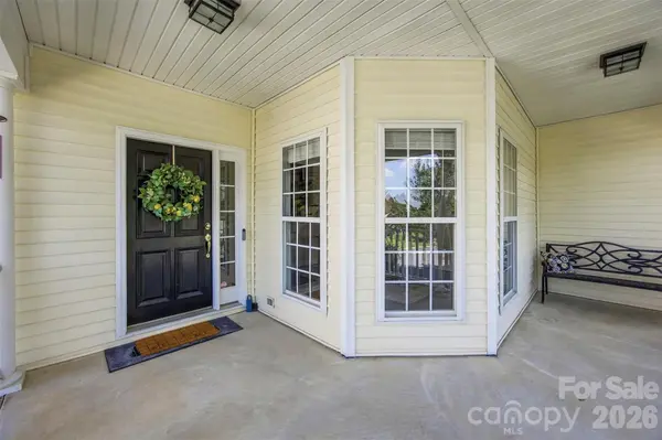 10216 Edgecliff RD, Huntersville, NC 28078