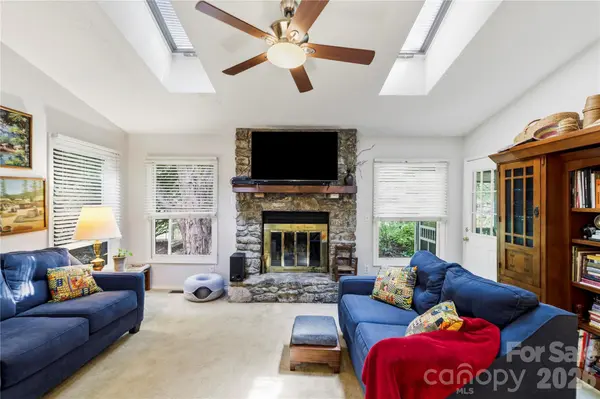 13 Llama Vista CT, Black Mountain, NC 28711