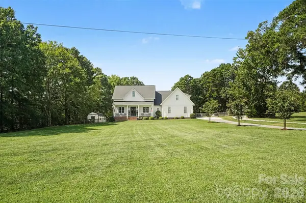 372 Linwood RD, Mooresville, NC 28115