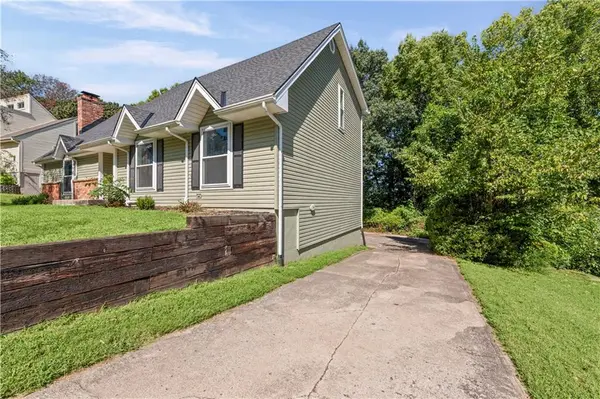 5506 NW Verlin DR, Parkville, MO 64152