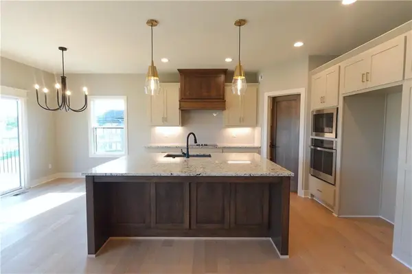 12755 N Champanel WAY, Platte City, MO 64079