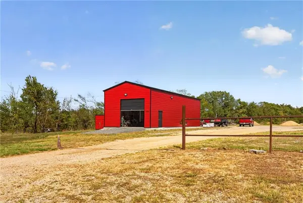 713 S Alma ST, Nevada, MO 64772