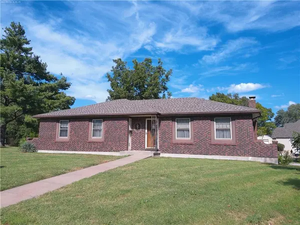3 East TER, Paola, KS 66071
