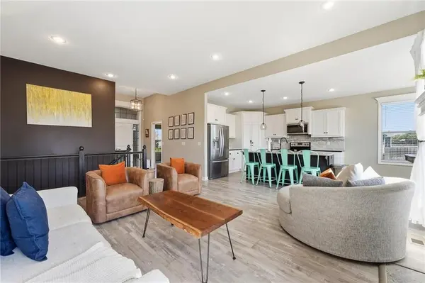 1713 SW Merryman DR, Lee's Summit, MO 64082