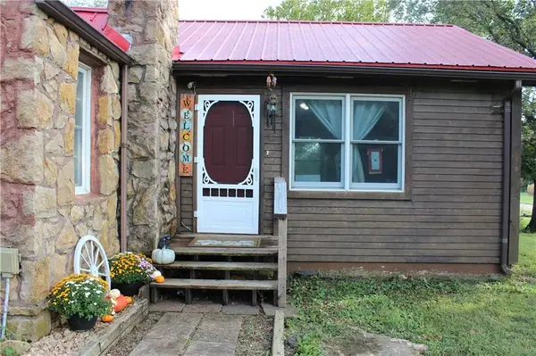 4493 Arkansas RD, Pomona, KS 66076
