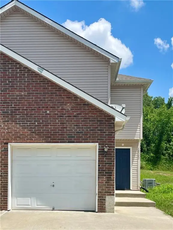 18502 E 3rd Street CT, Independence, MO 64056