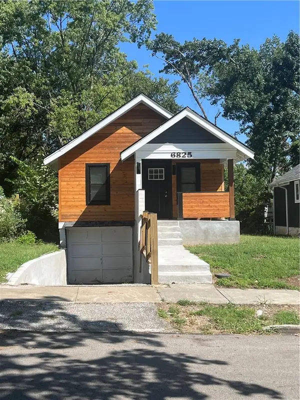 6825 S Benton AVE, Kansas City, MO 64132
