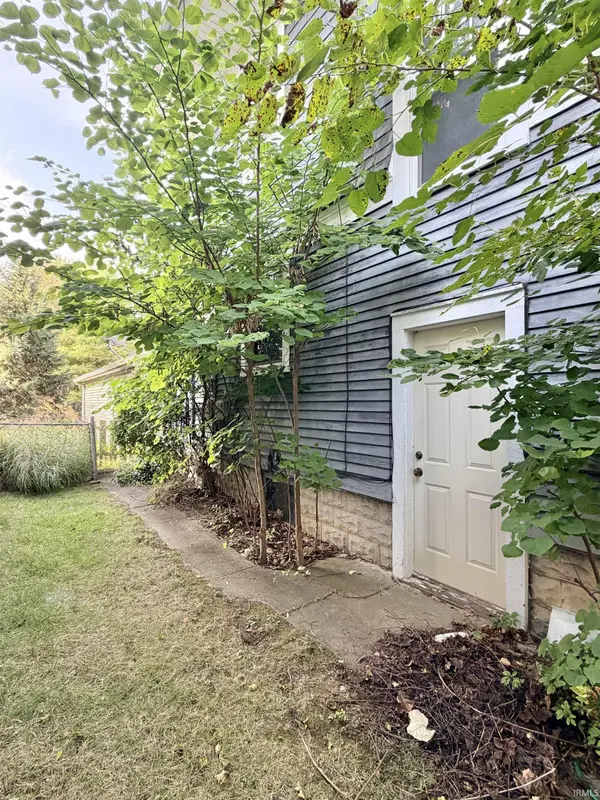 1225 W Oakdale DR, Fort Wayne, IN 46807