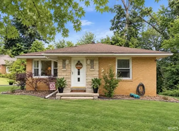 8921 Petersburg RD, Evansville, IN 47725