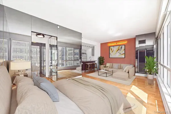 350 W 42nd ST #19I, New York (manhattan), NY 10036