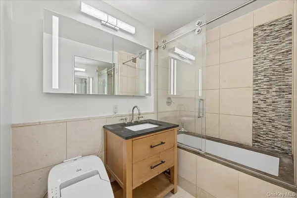 350 W 42nd ST #19I, New York (manhattan), NY 10036