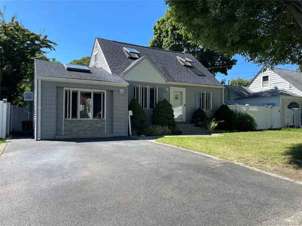 361 S Clinton AVE, Lindenhurst, NY 11757