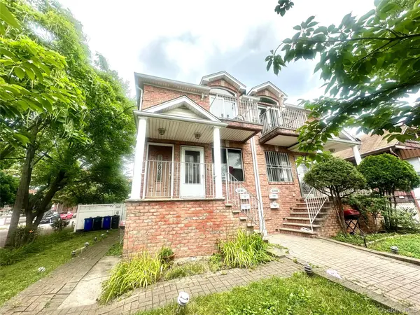 12401 7th AVE, College Point, NY 11356