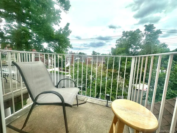 12401 7th AVE, College Point, NY 11356