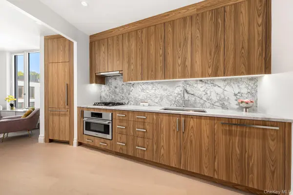 30-55 Vernon BLVD #8D, Astoria, NY 11102