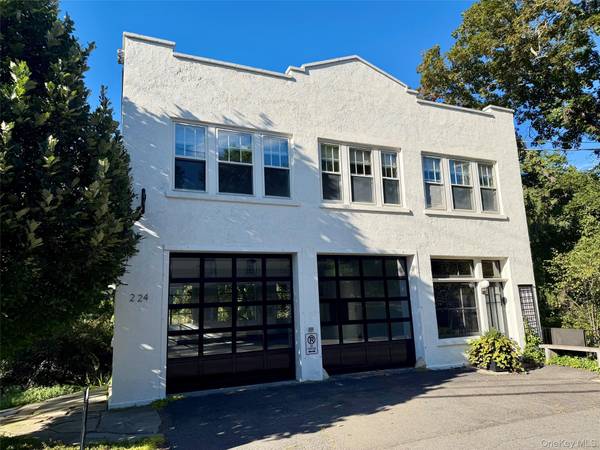224 MAIN ST #2A, Germantown, NY 12526