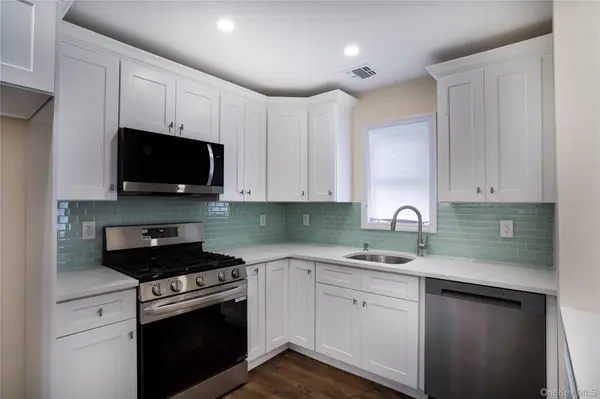 3323 Great Neck RD, Amityville, NY 11701