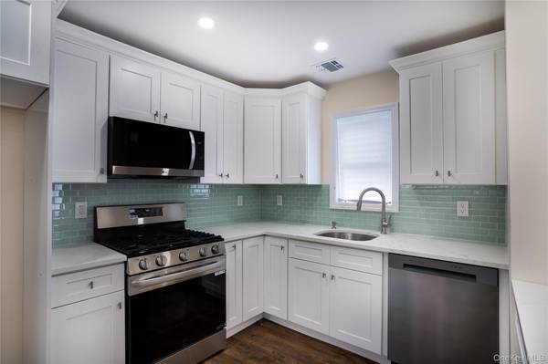 3323 Great Neck RD, Amityville, NY 11701