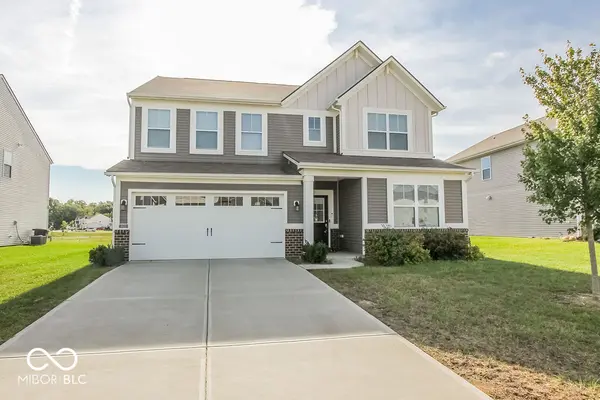9575 Crossfield RD, Avon, IN 46123