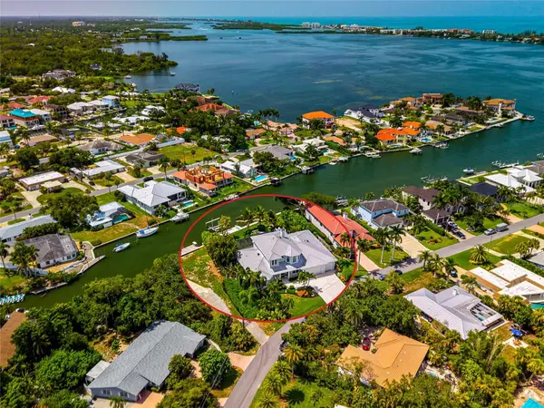 7631 COVE TER, Sarasota, FL 34231