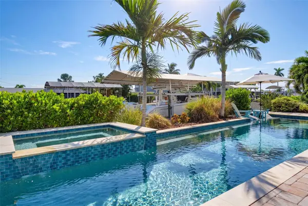 3708 ROYAL PALM DR, Bradenton, FL 34210